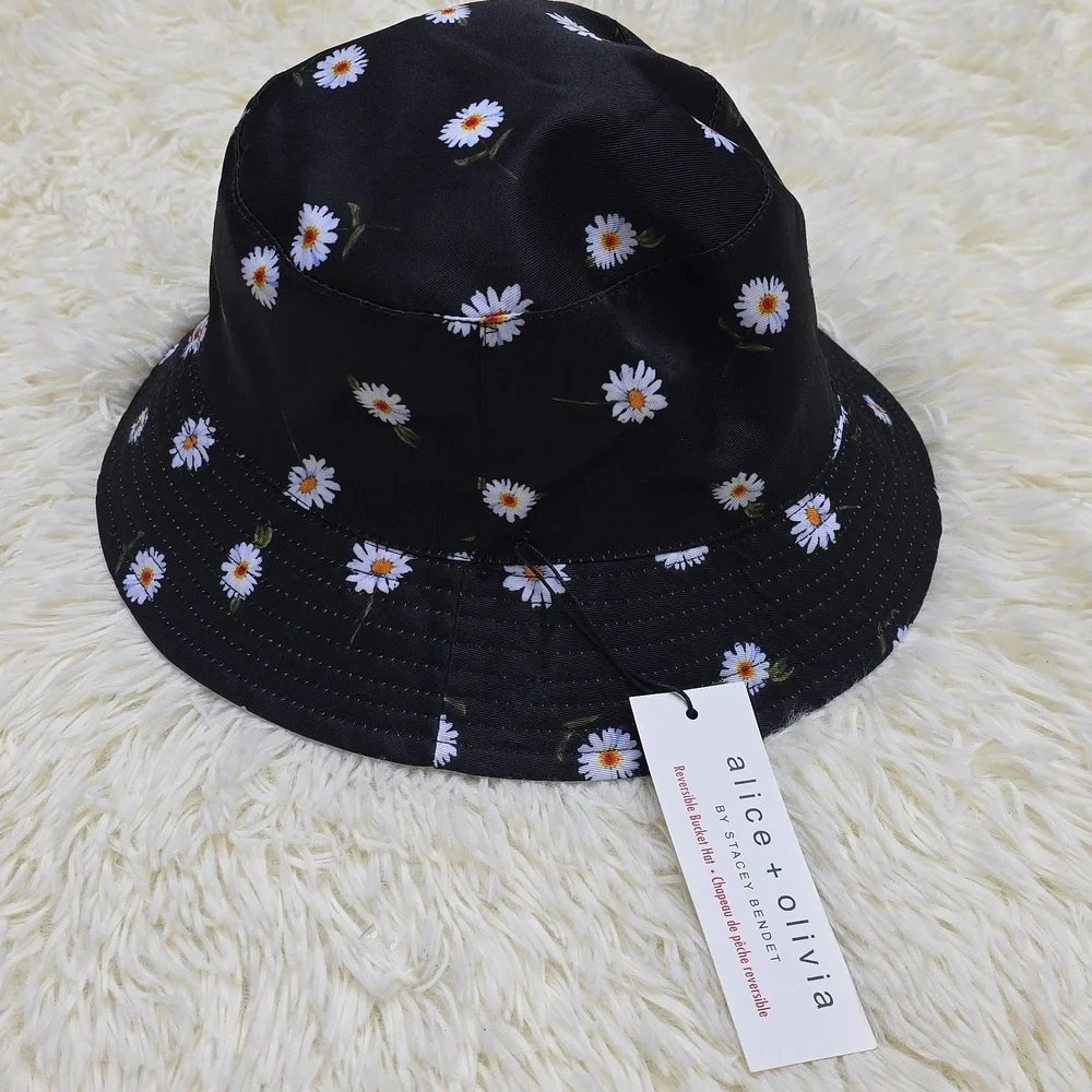 Alice + Olivia | Accessories | Alice Olivia Black Floral  display picture 1
